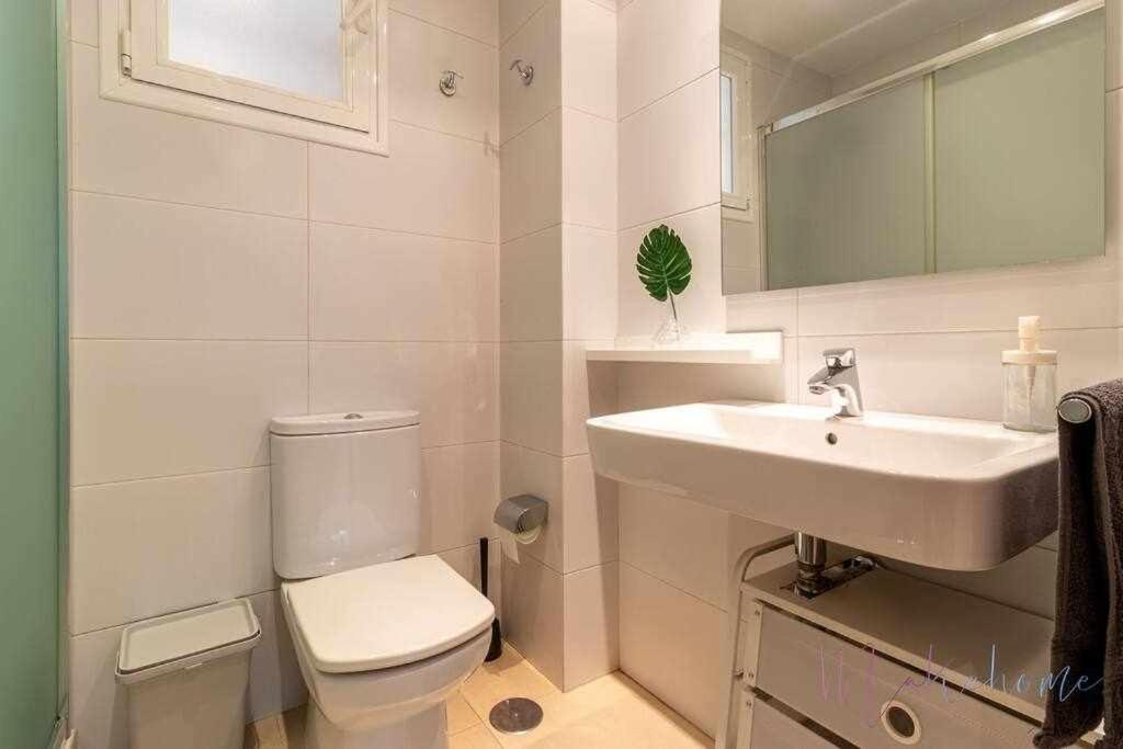 Apartamento 4 En Estadio Sevilla 8 Plazas Y Metro Bagian luar foto