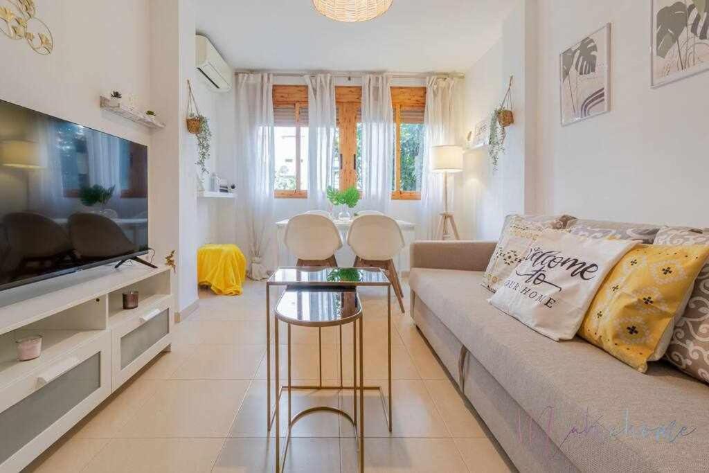 Apartamento 4 En Estadio Sevilla 8 Plazas Y Metro Bagian luar foto